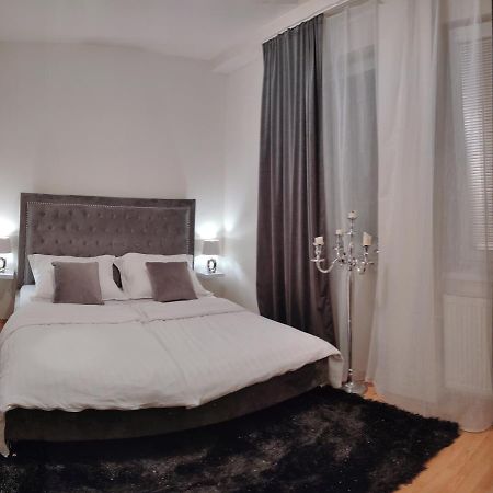 2 Izbovy Byt 60M2 V Centre Na Bakossovej, 24H Self Checkin Apartment Banska Bystrica Ngoại thất bức ảnh