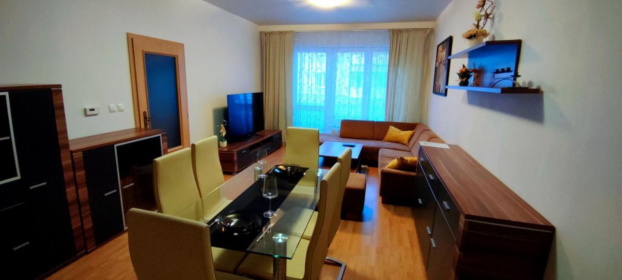 2 Izbovy Byt 60M2 V Centre Na Bakossovej, 24H Self Checkin Apartment Banska Bystrica Ngoại thất bức ảnh