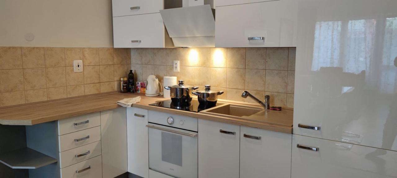 2 Izbovy Byt 60M2 V Centre Na Bakossovej, 24H Self Checkin Apartment Banska Bystrica Ngoại thất bức ảnh